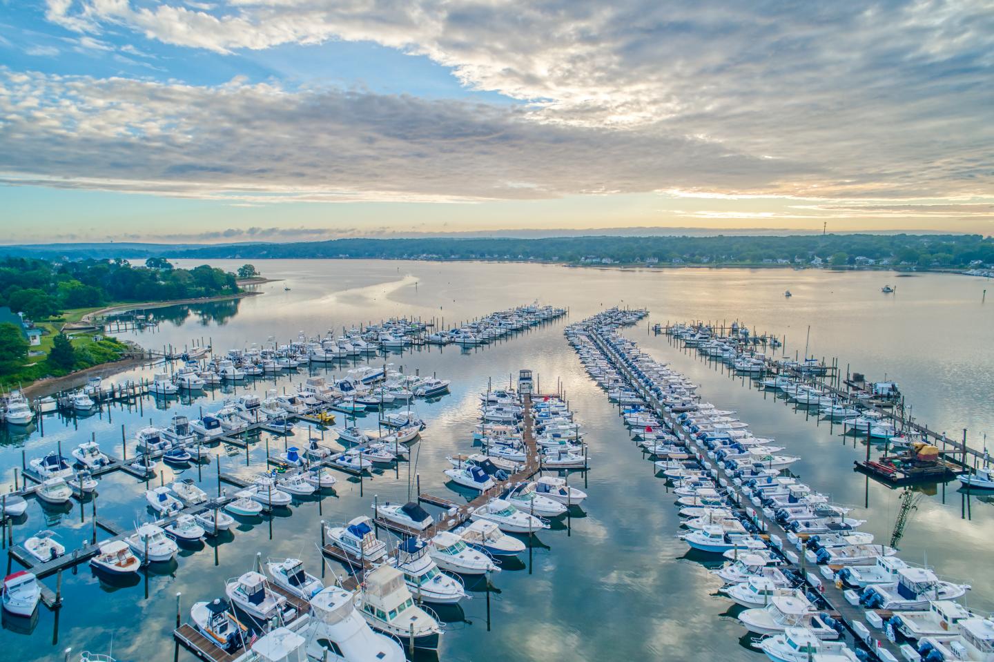 Inn at Harbor Hill Marina