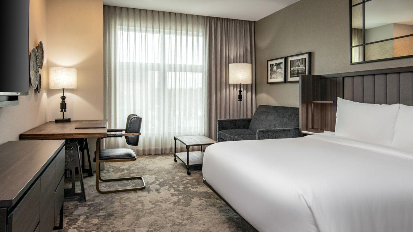 c artisian king room