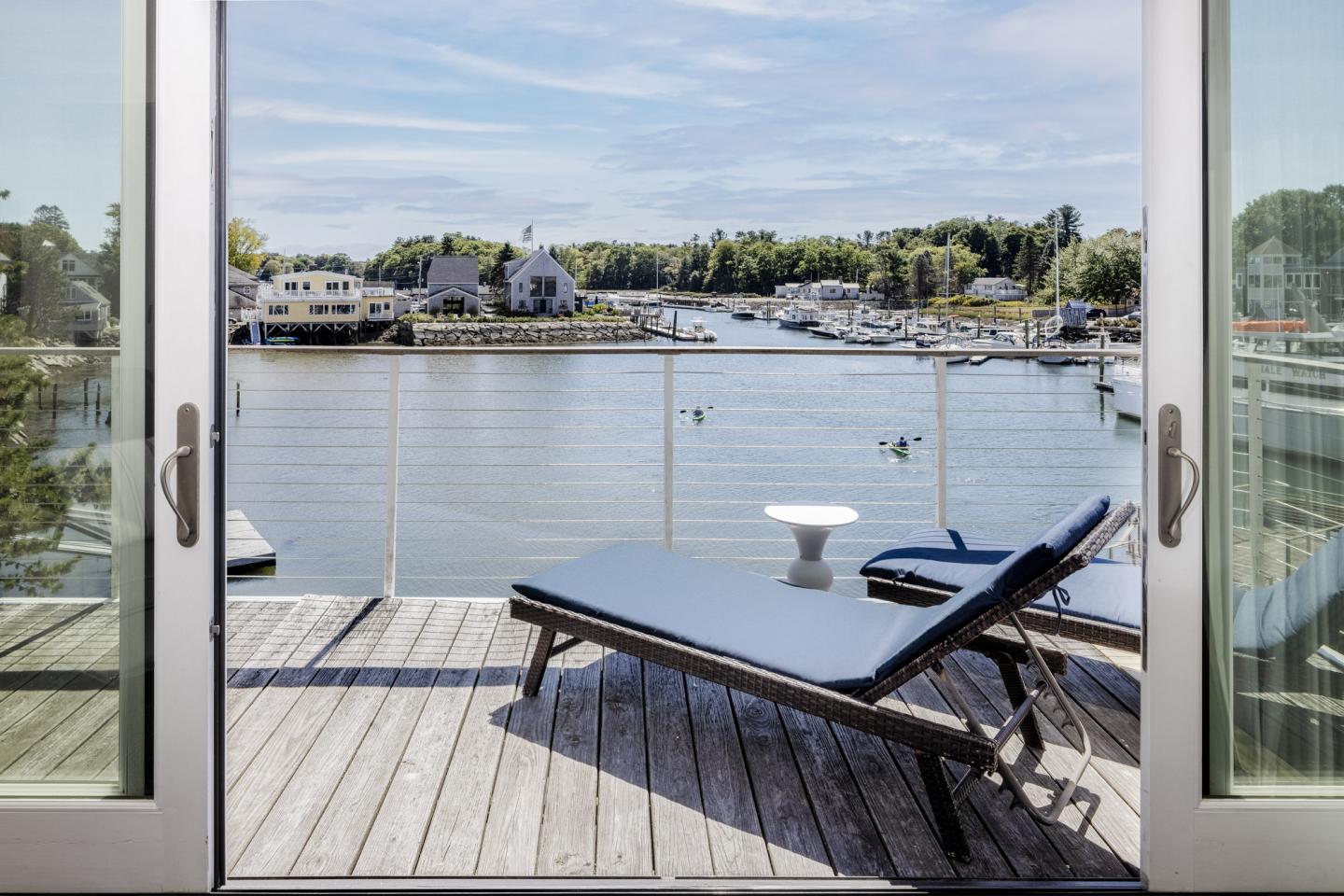 Admiral Suite at The Boathouse Waterfront Hotel & Restaurant