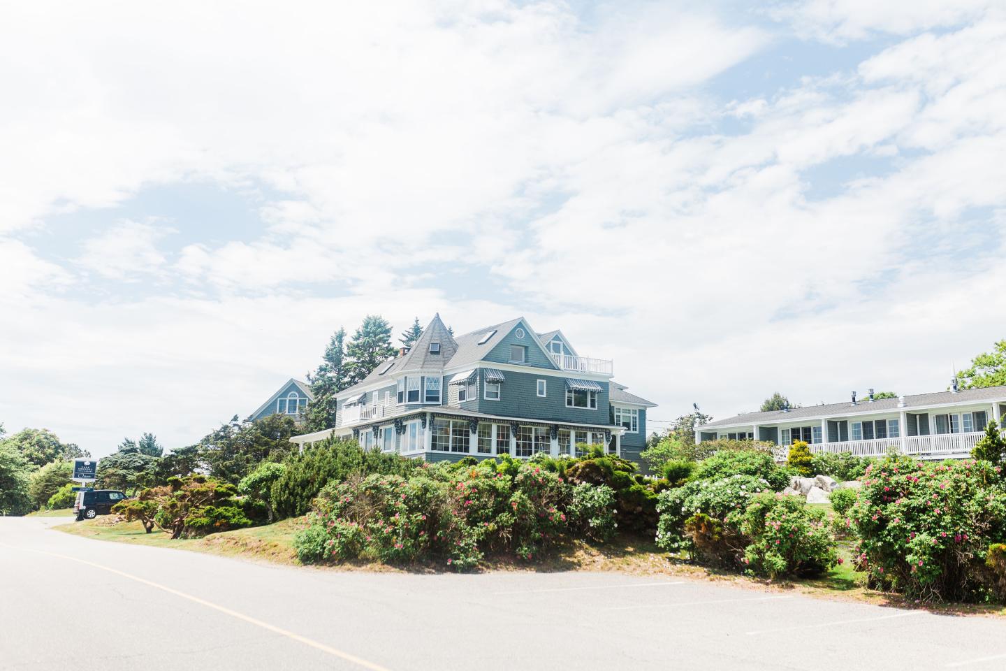 Exterior of Cape Arundel Inn & Resort