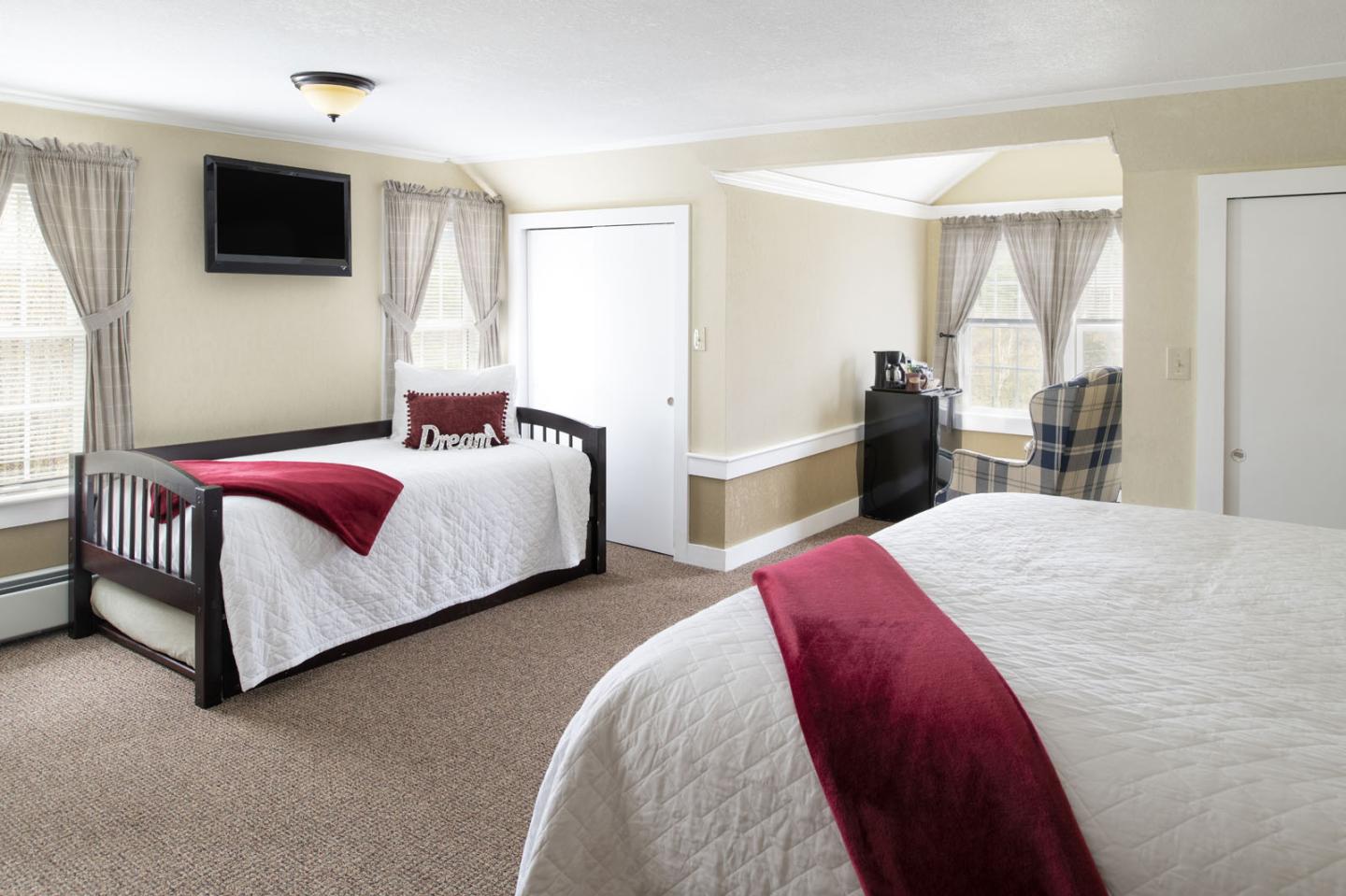 Inns in Jackson, NH | White Mountains Getaways at Christmas Farm Inn