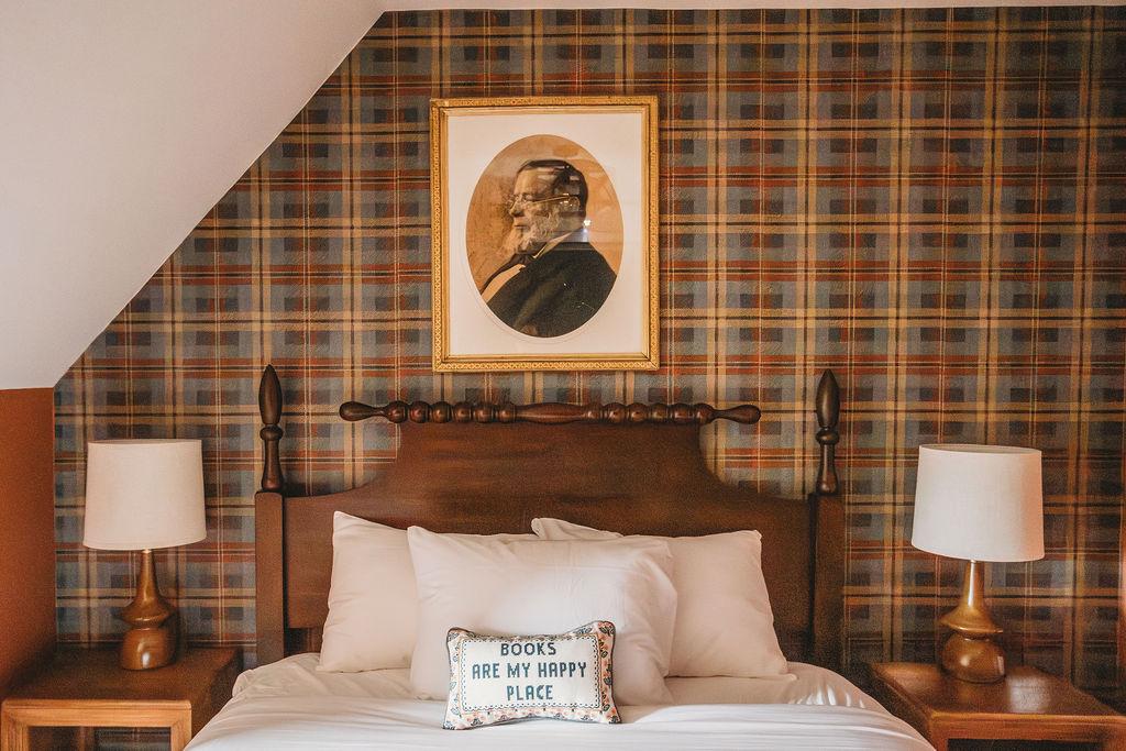 Hideaway Hive, 1 queen bed room. 