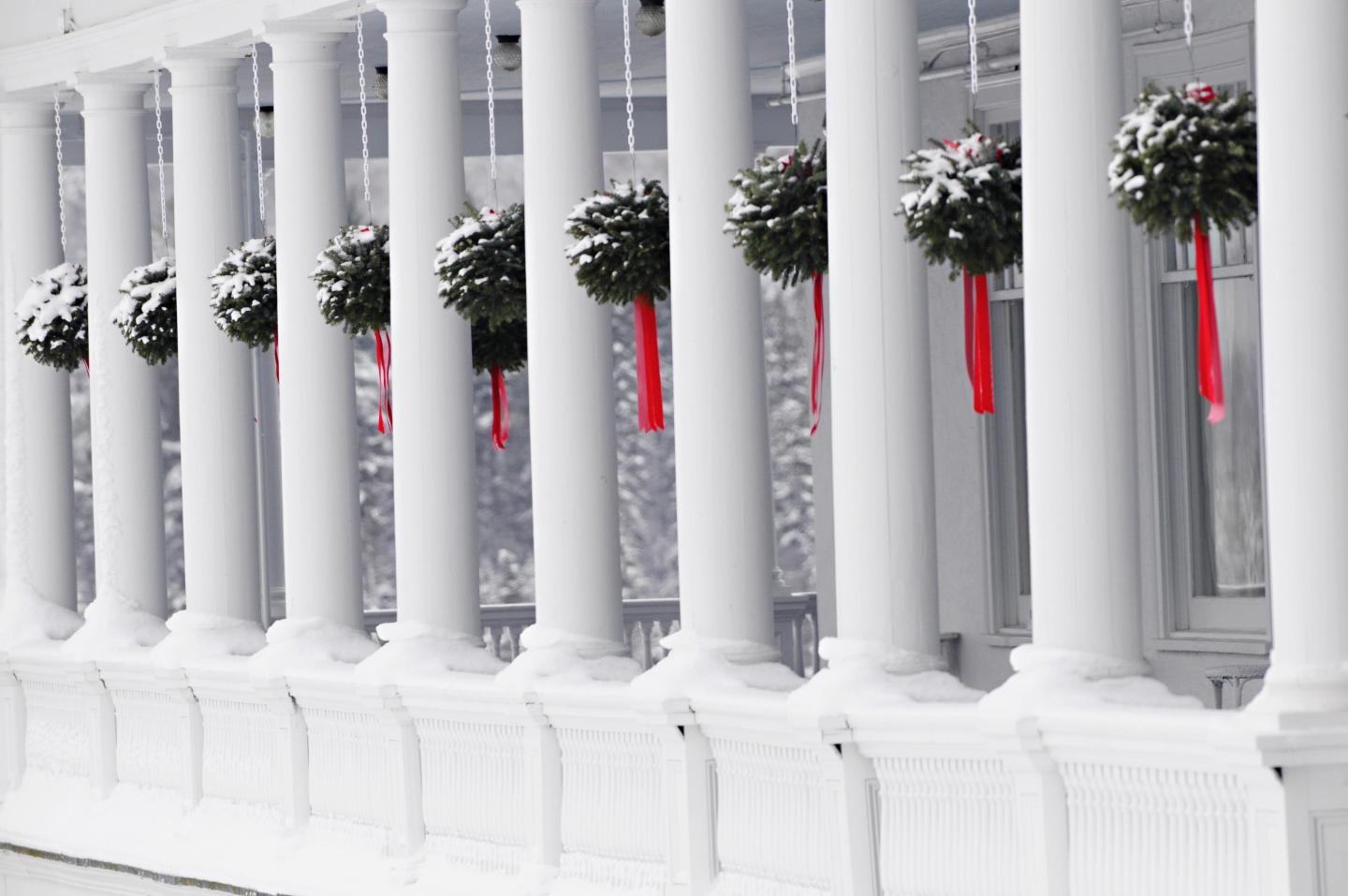 Happy Holidays at the Omni Mount Washington
