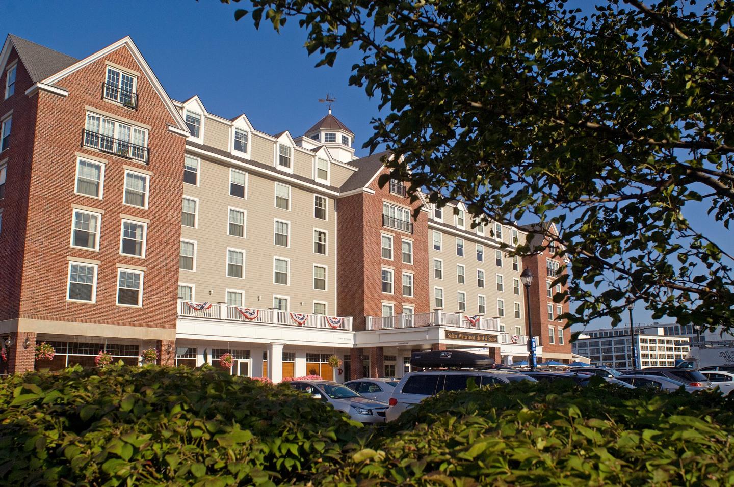 Salem Waterfront Inn