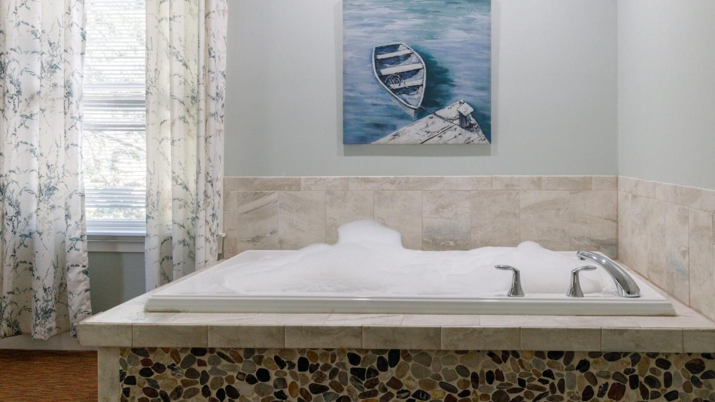Room with Jacuzzi Tub in White Rose Building