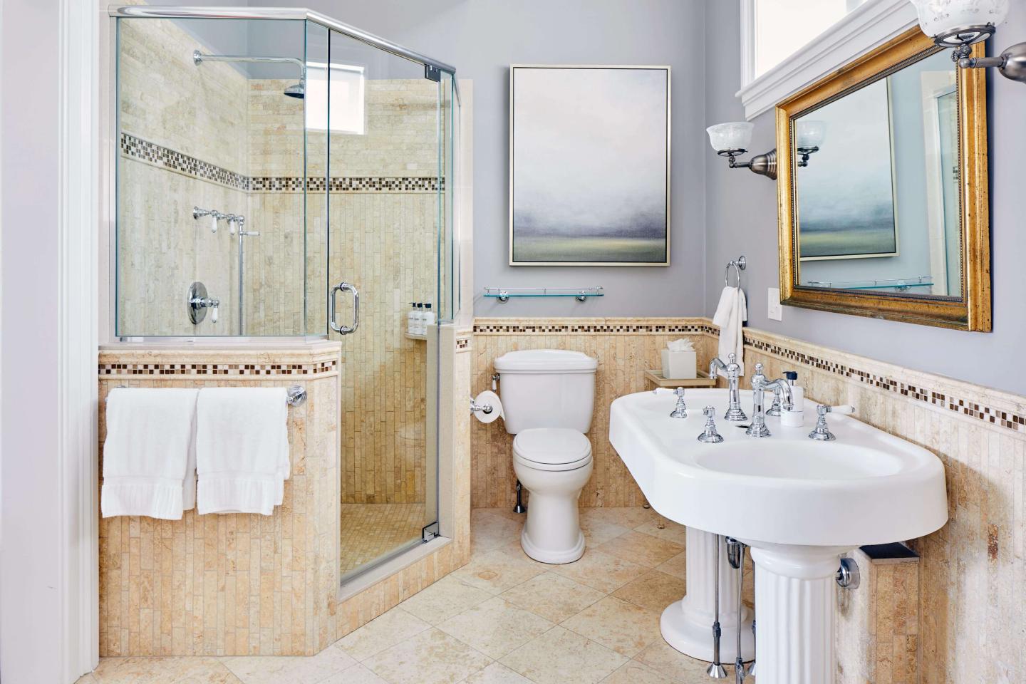 The Cliffside Inn - Guest Room Bath