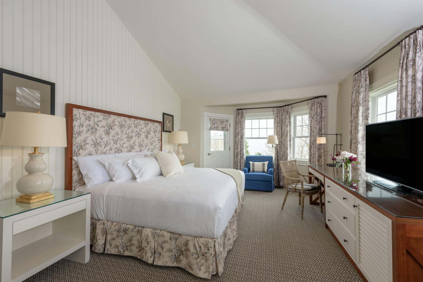 HISTORIC ROOM AT HARBOR VIEW HOTEL