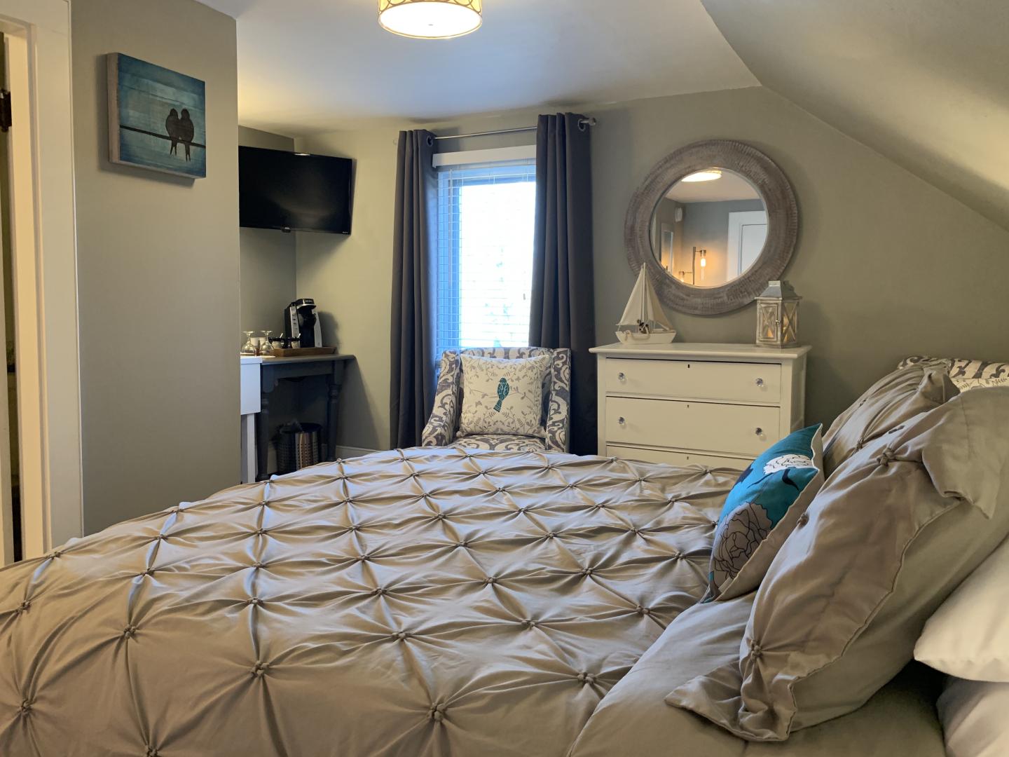 Crows Nest Guest Room Blue Harbor House Inn