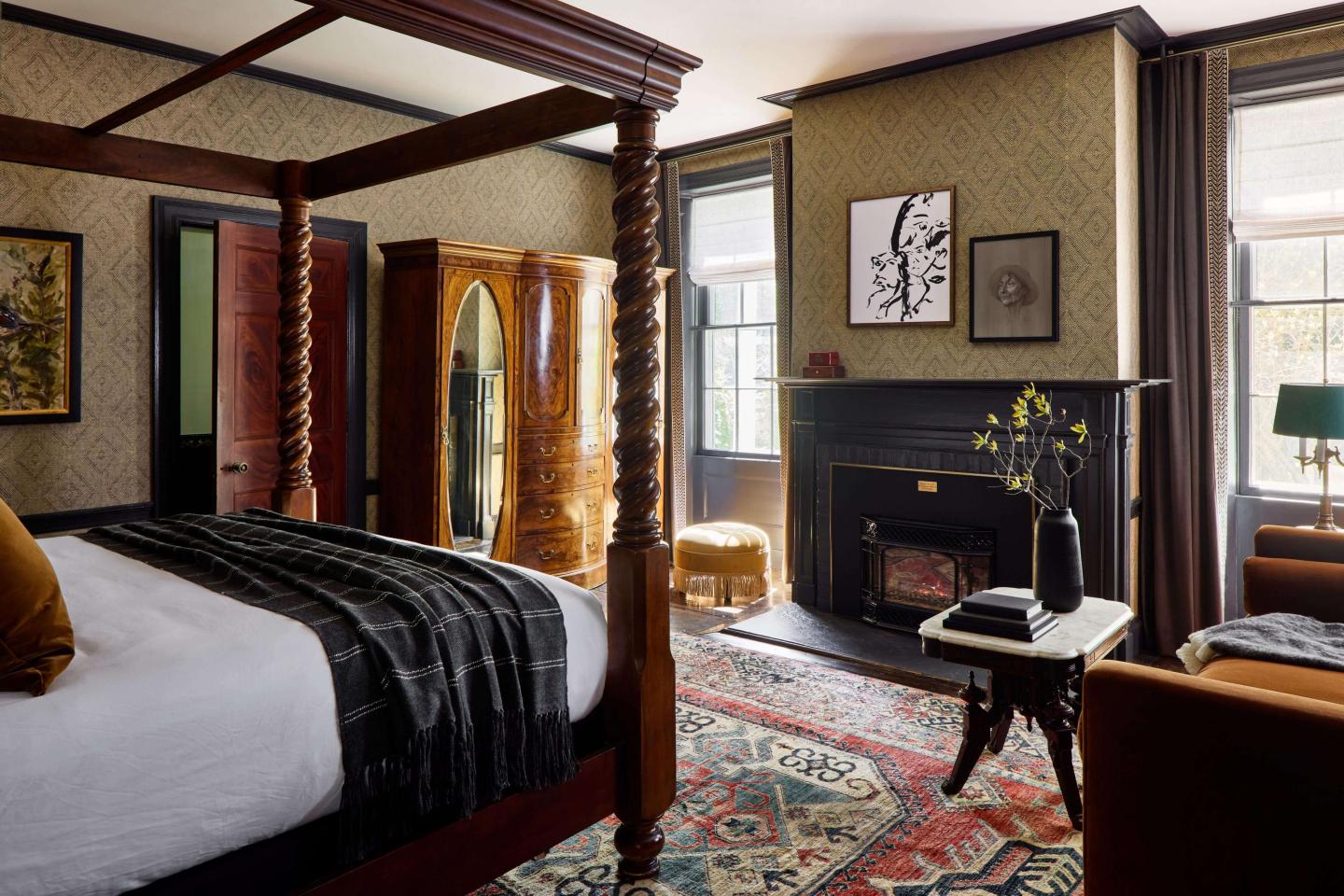 Guest room at Nathaniel Lord Mansion