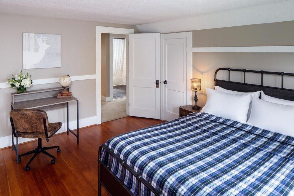 Guest Room at Aspen at Manchester