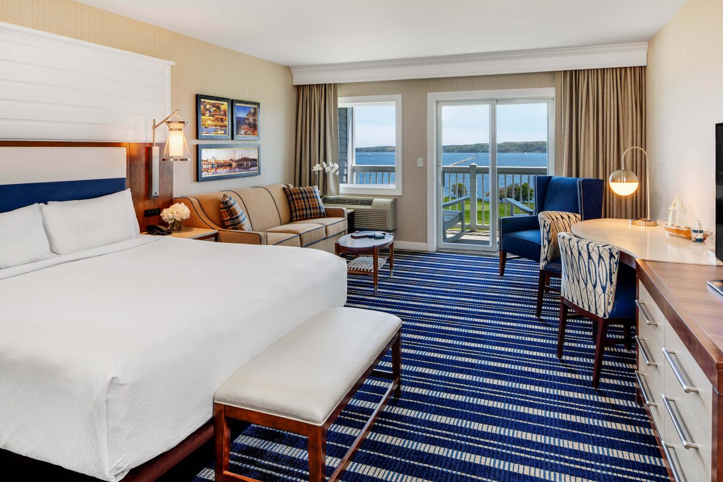 Deluxe Oceanfront King