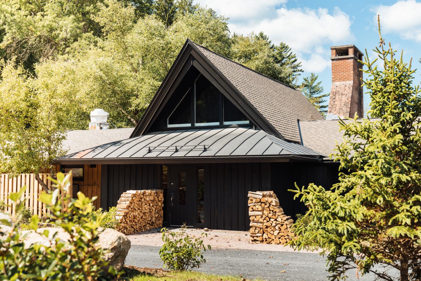 Exterior view of AWOL Stowe in Stowe, VT