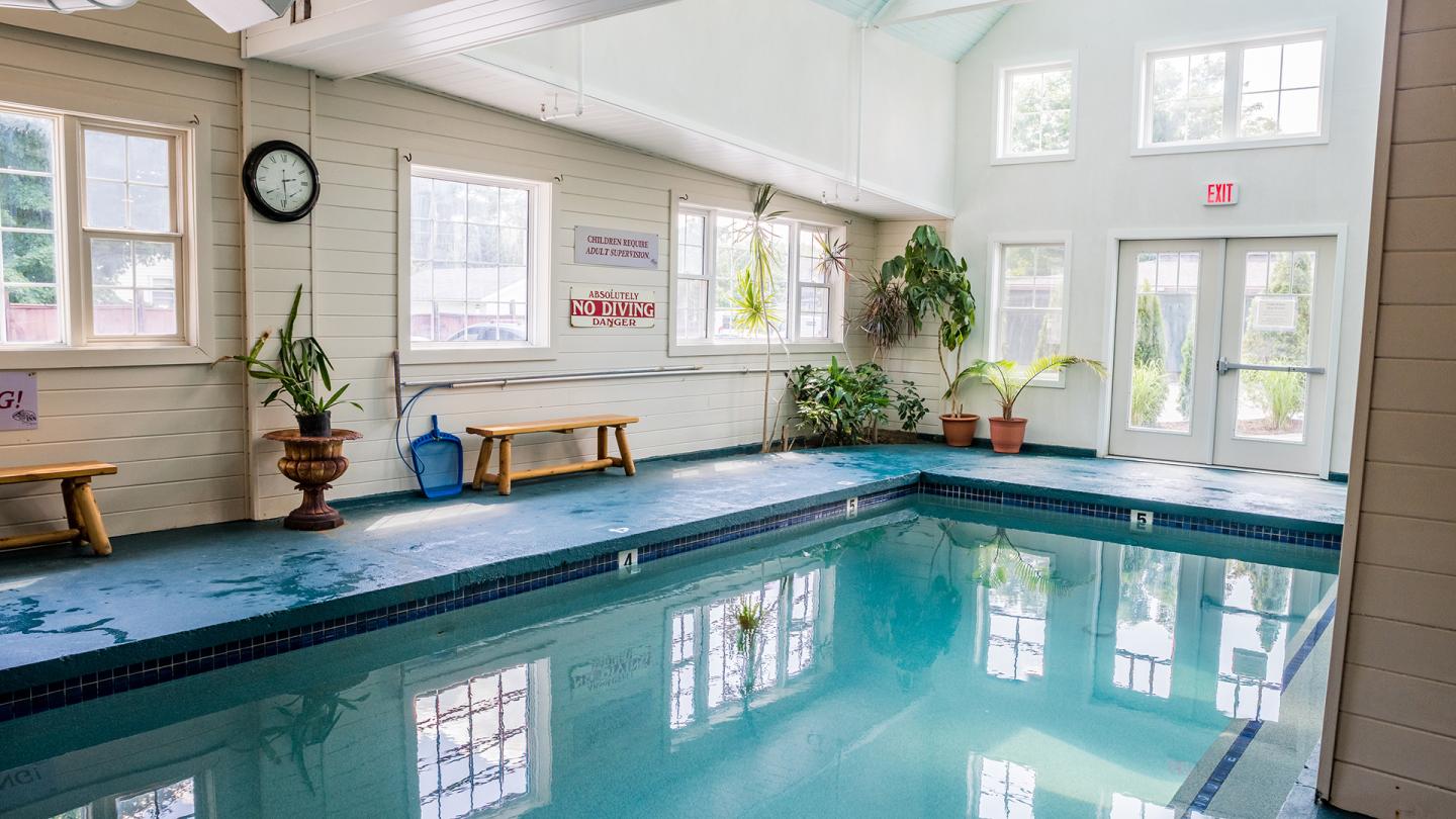 The Common Man Inn & Spa - Amenities - Pool