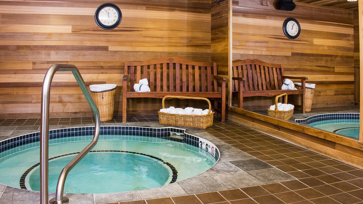 The Common Man Inn & Restaurant - Amenities - Whirlpool