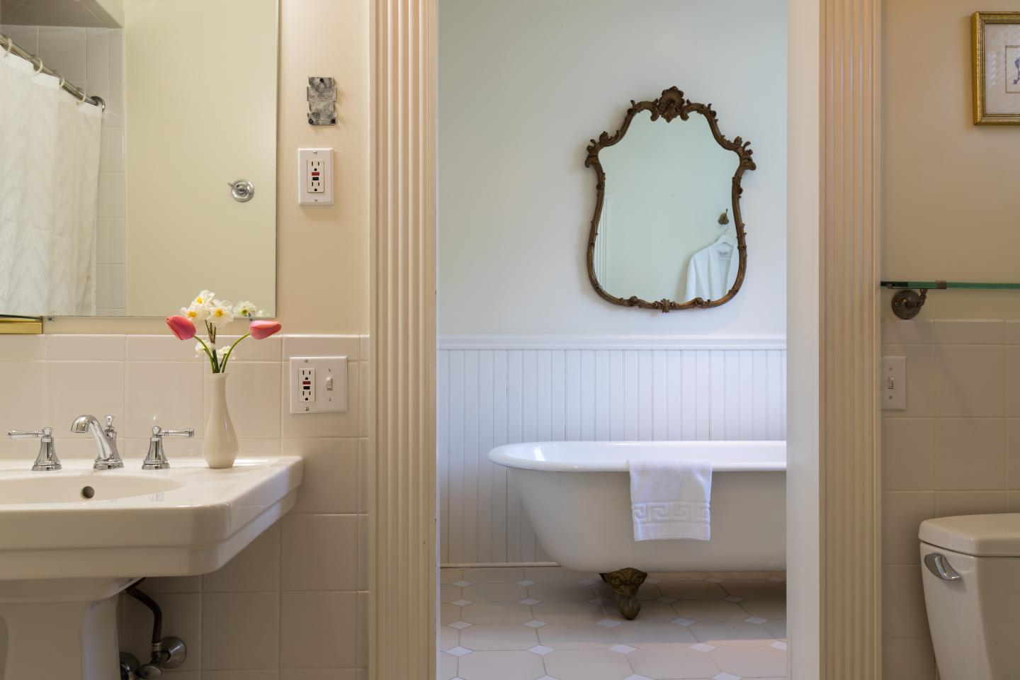 The antique clawfoot tub in the Brush Suite at Stanton House Inn