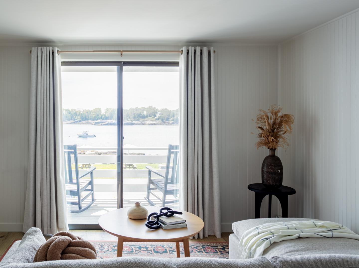 Guest room at Bluebird Ocean Point Inn