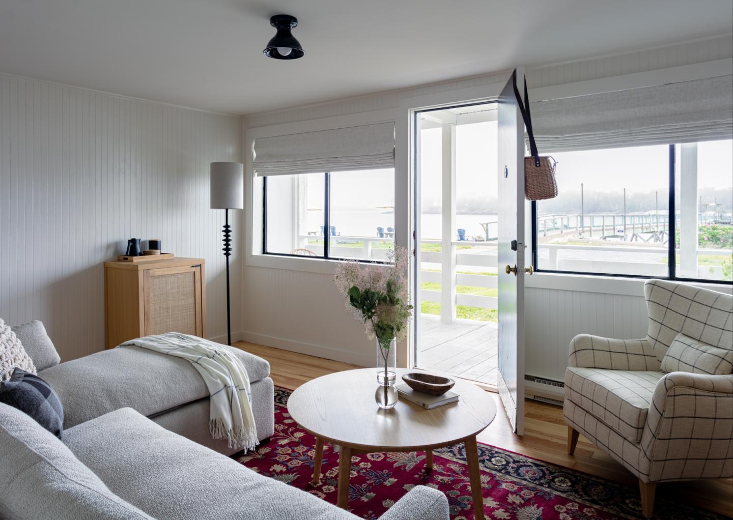 Guest room at Bluebird Ocean Point Inn