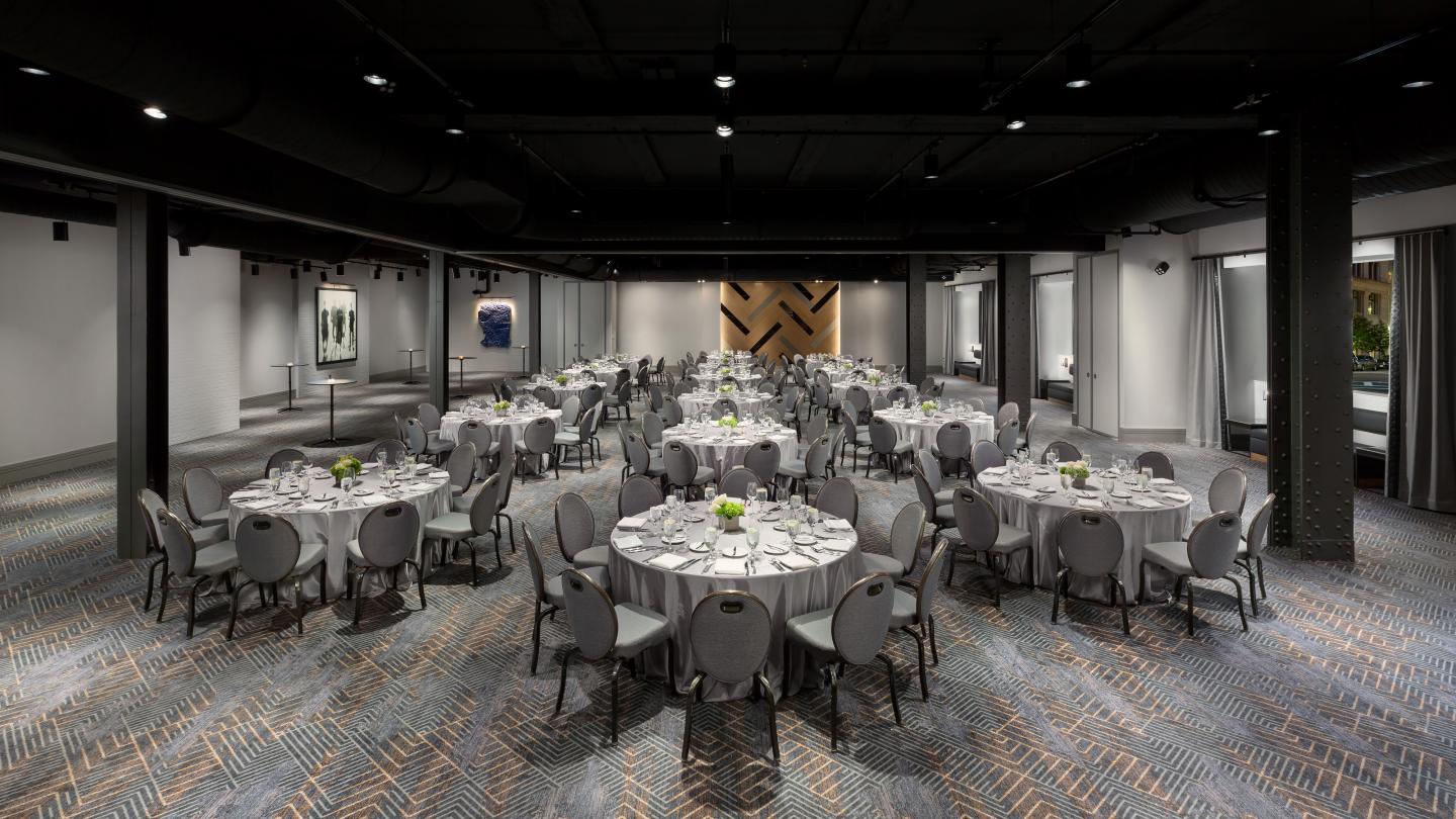 Avenue34 set up banquet style with round tables