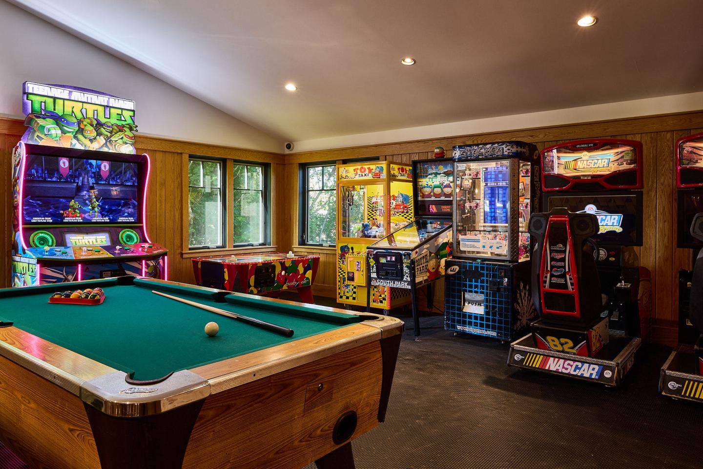 Game Room at Bluebird Cady Hill Lodge
