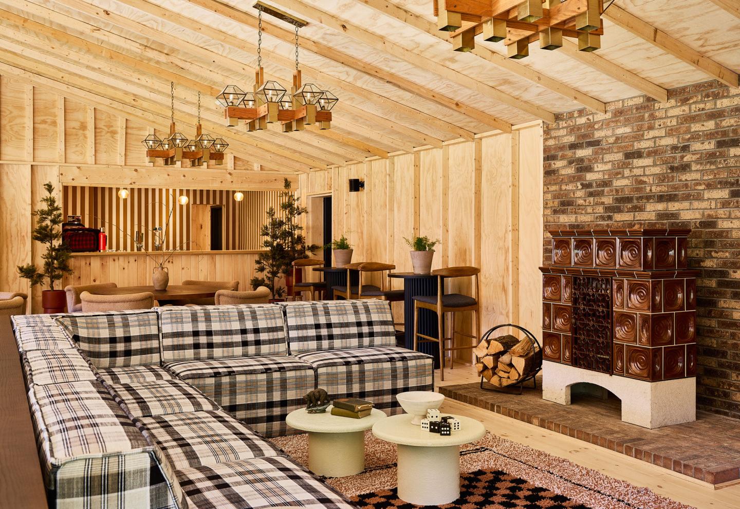 Great Room and Bar at Bluebird Cady Hill Lodge