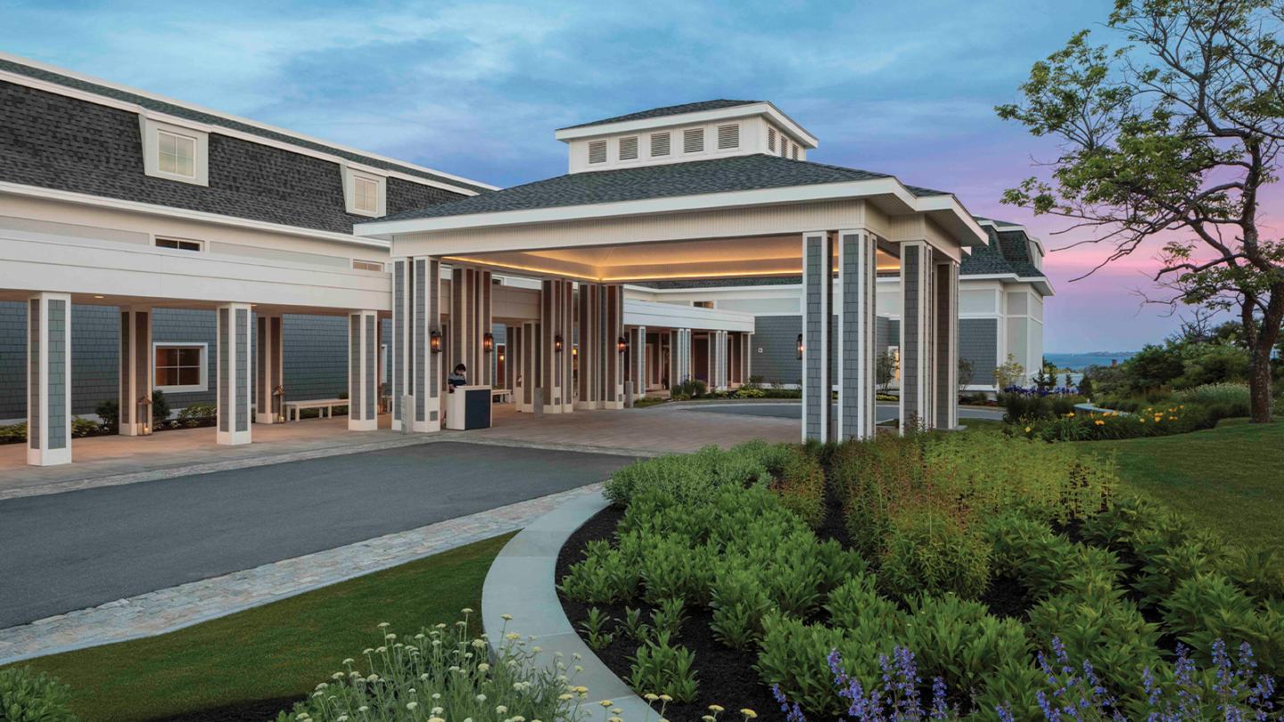 Cliff House Maine - Entrance 1600x900