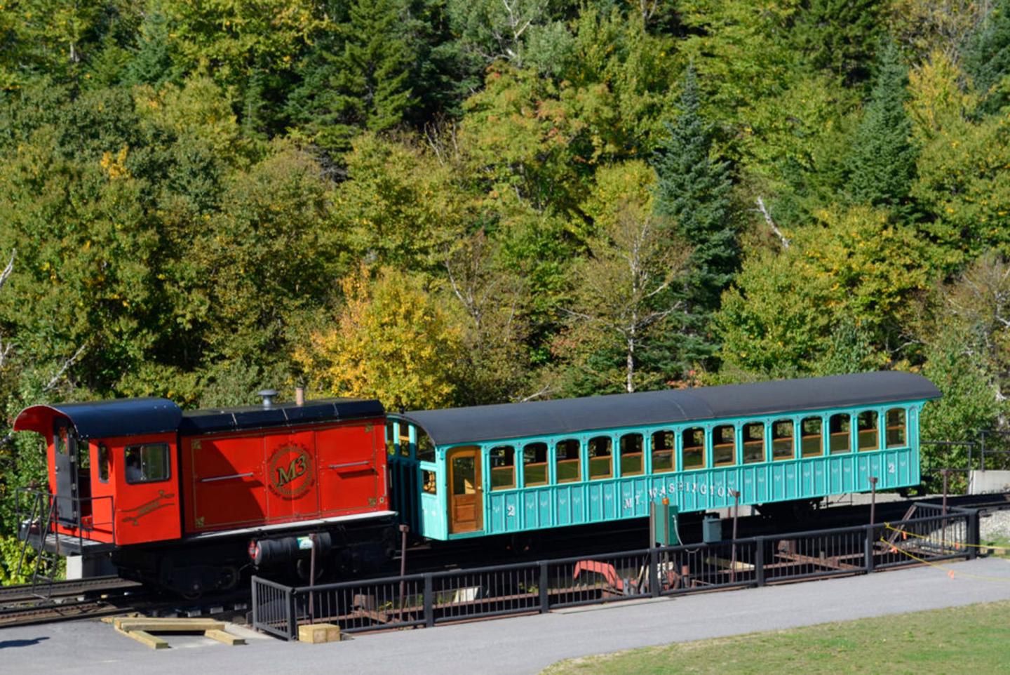 Bear Mountain Lodge B&B - Cog Railway