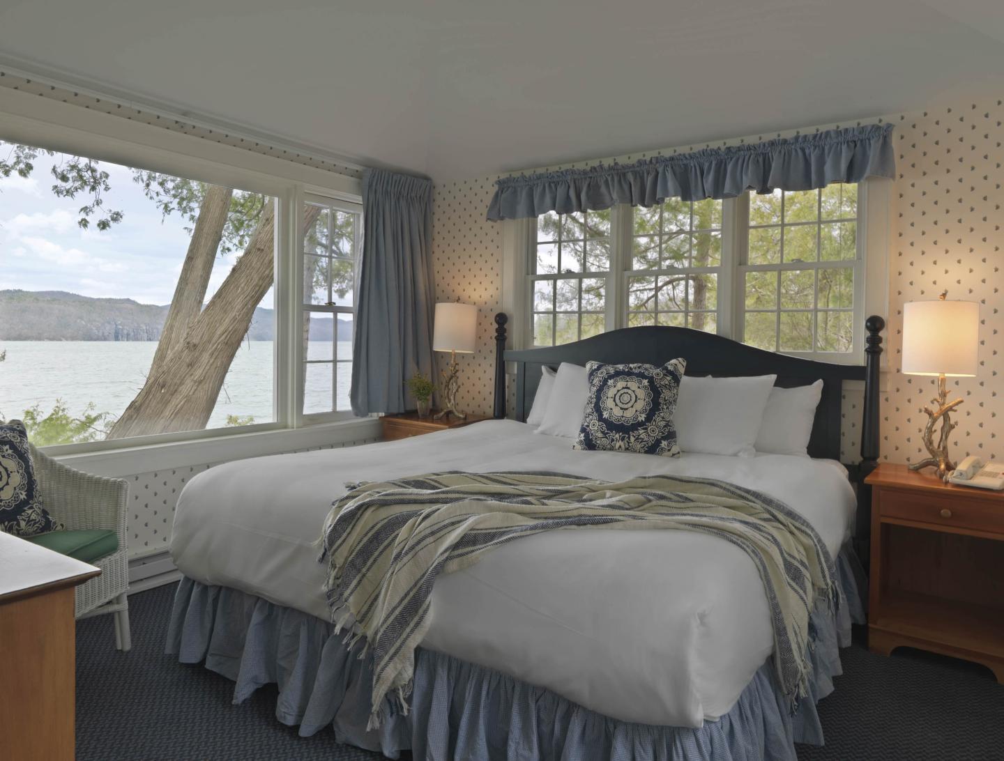 One Bedroom cottage with lake views