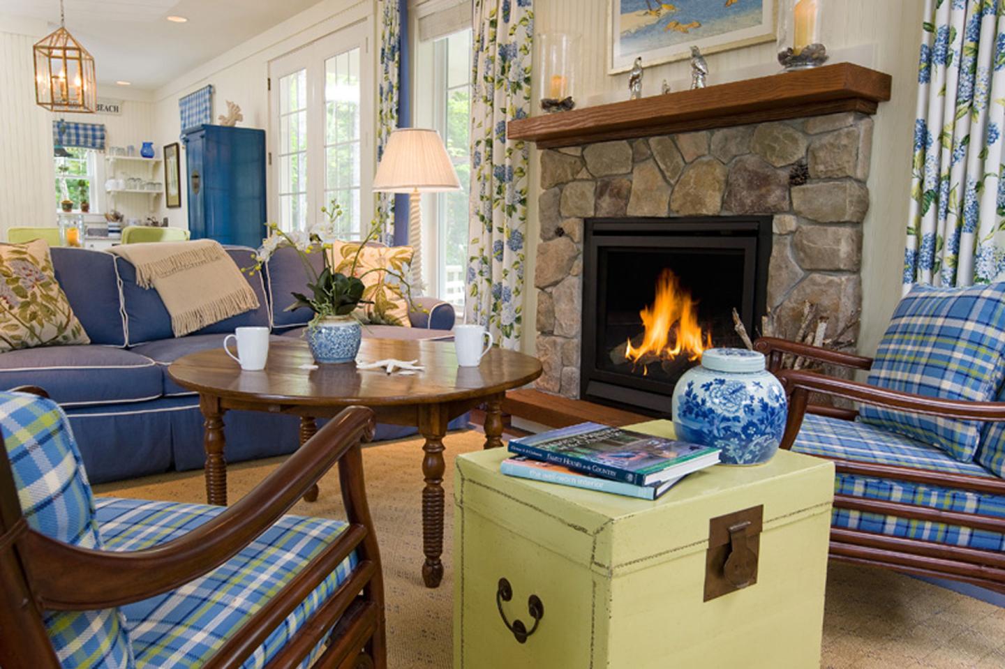 Hidden Pond - Cottage Interior
