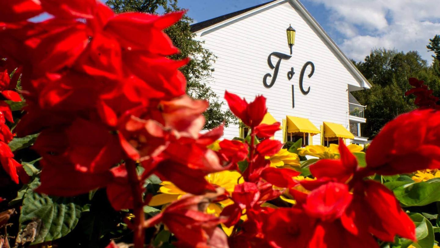 Town & County Inn and Resort – Gorham, New Hampshire