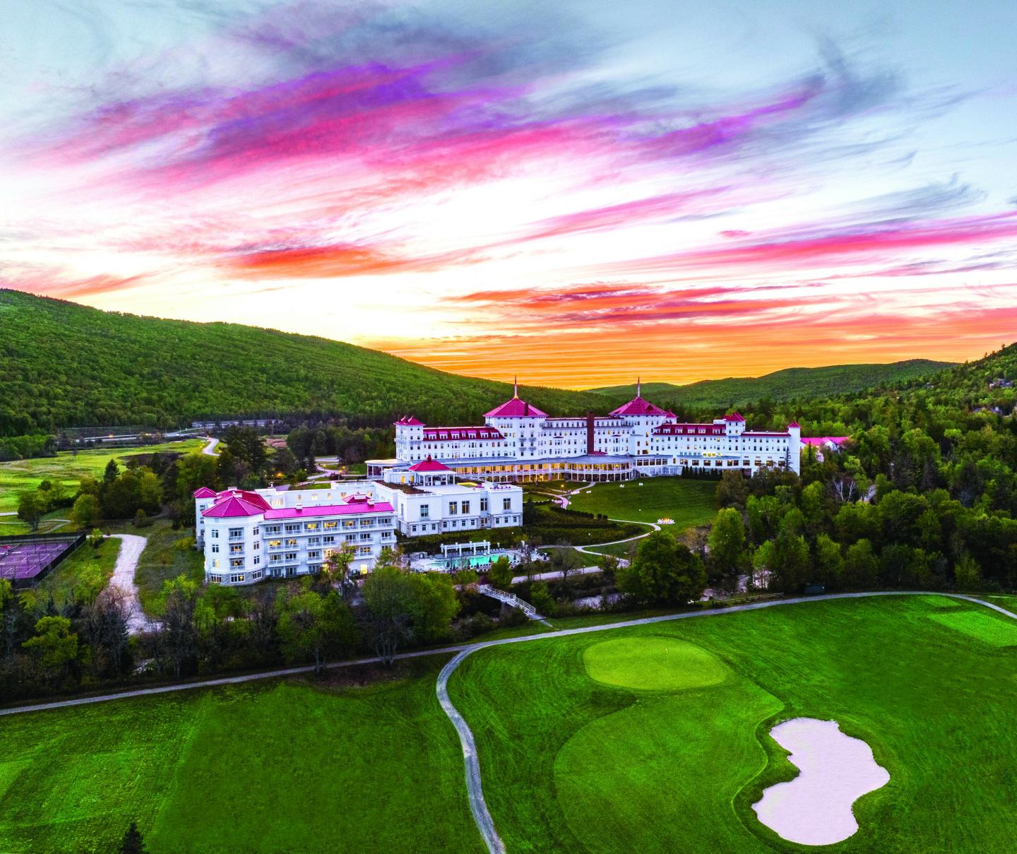 Omni Mount Washington Resort summer exterior