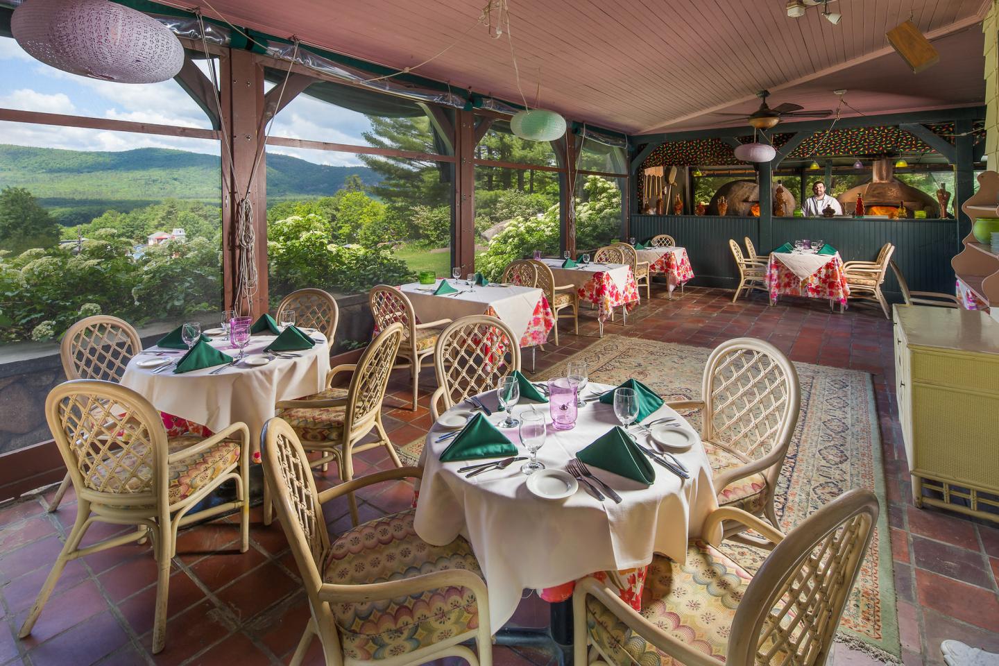 Stonehurst Manor - Dining Porch