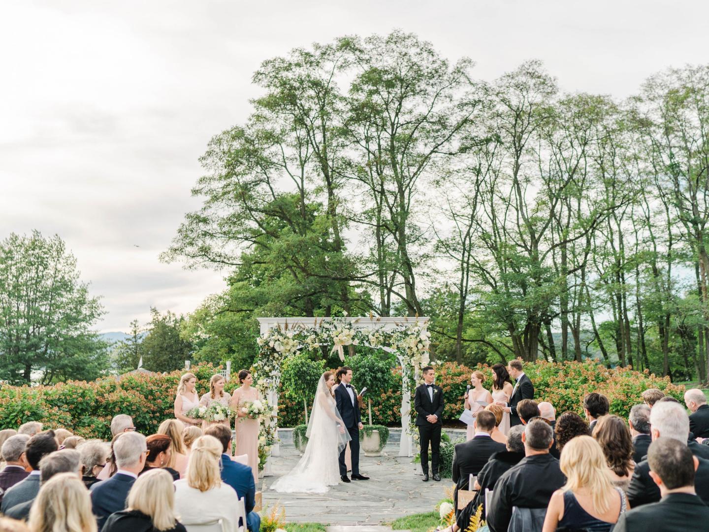 wedding ceremony at the wedding arch: Photo by Meg Hamilton Photography