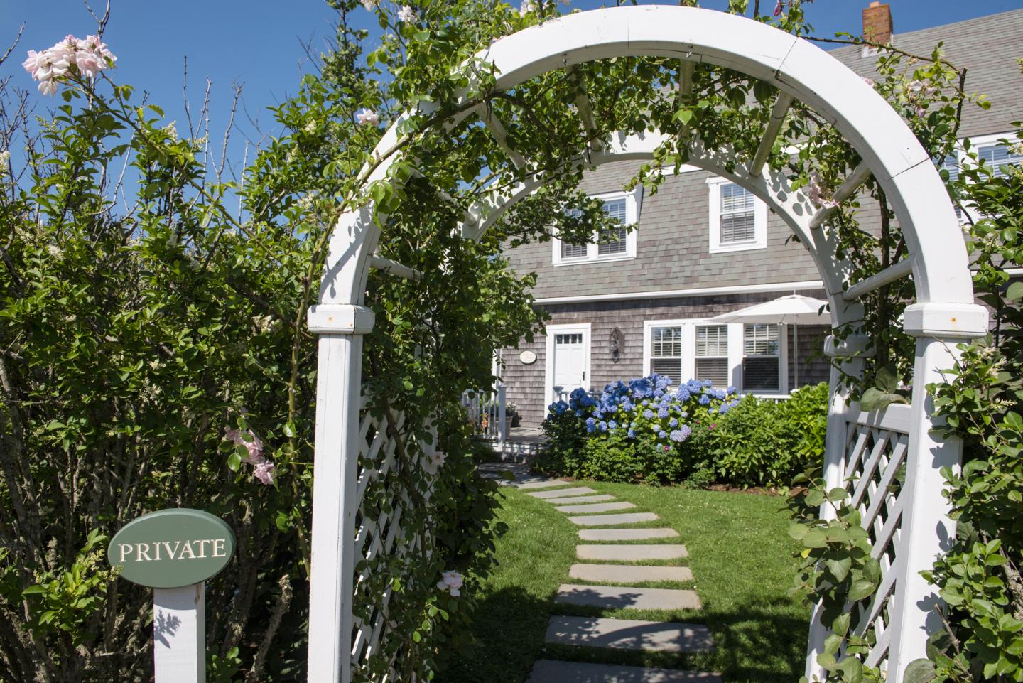 Wauwinet - Cottage Exterior