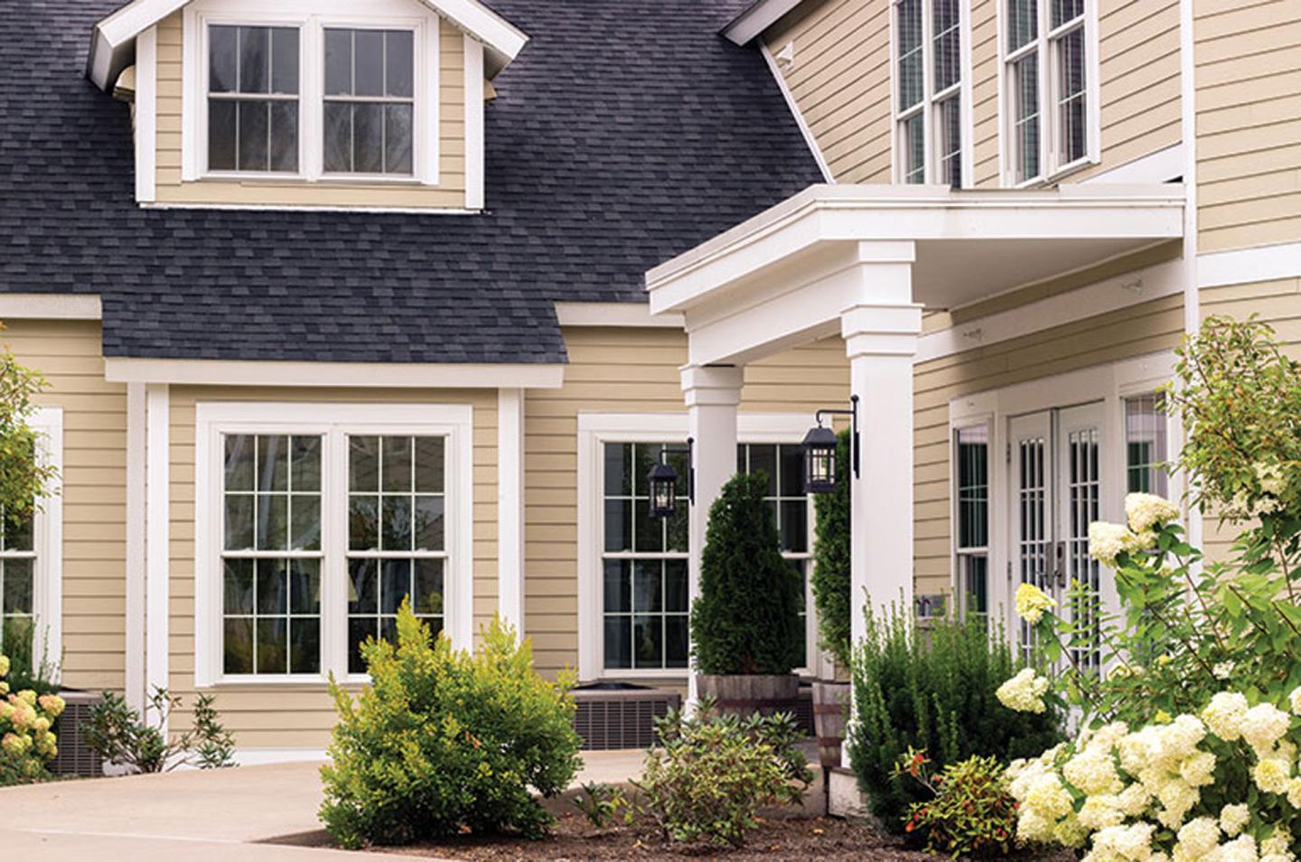 506 on the River Inn - Exterior