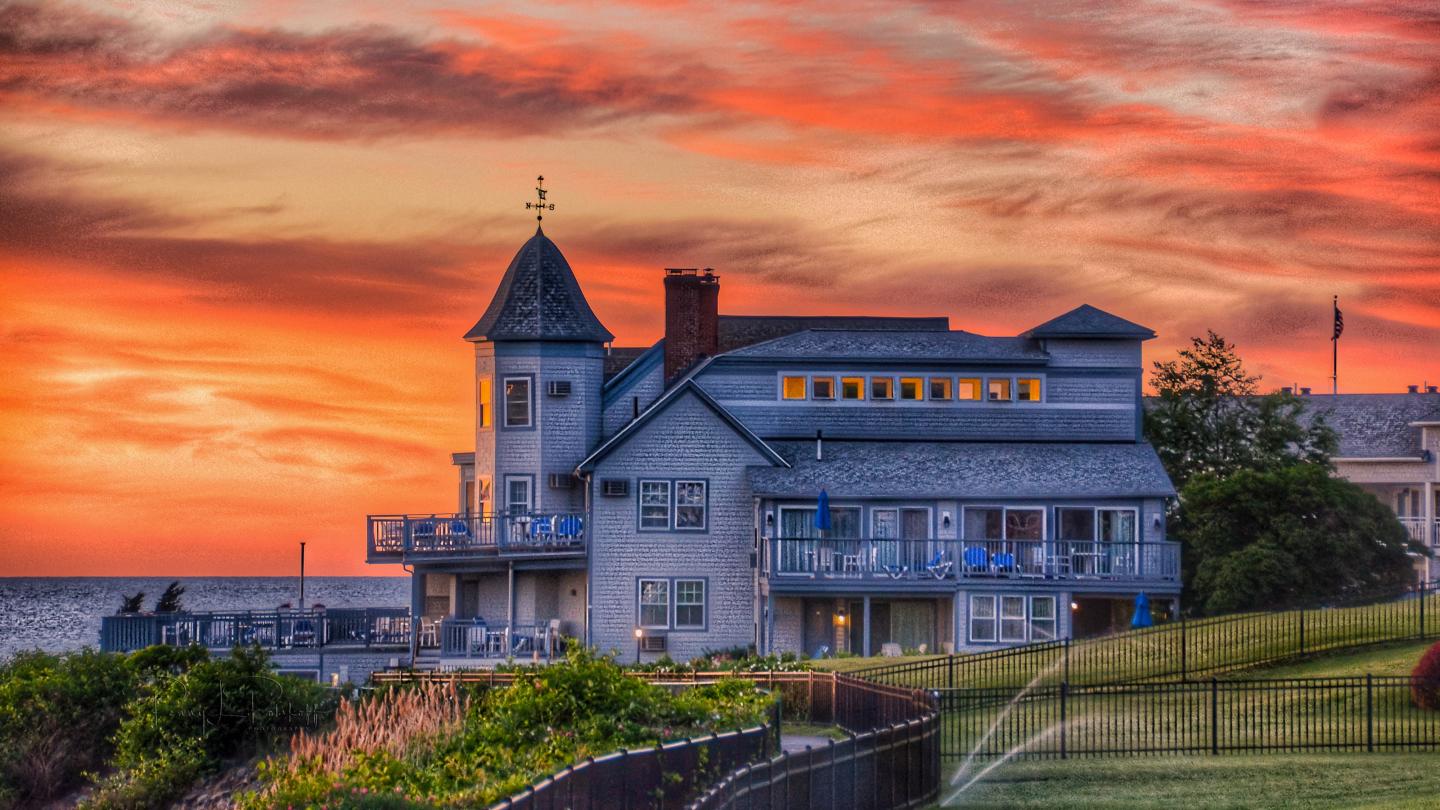Beachmere Inn - Exterior Sunrise