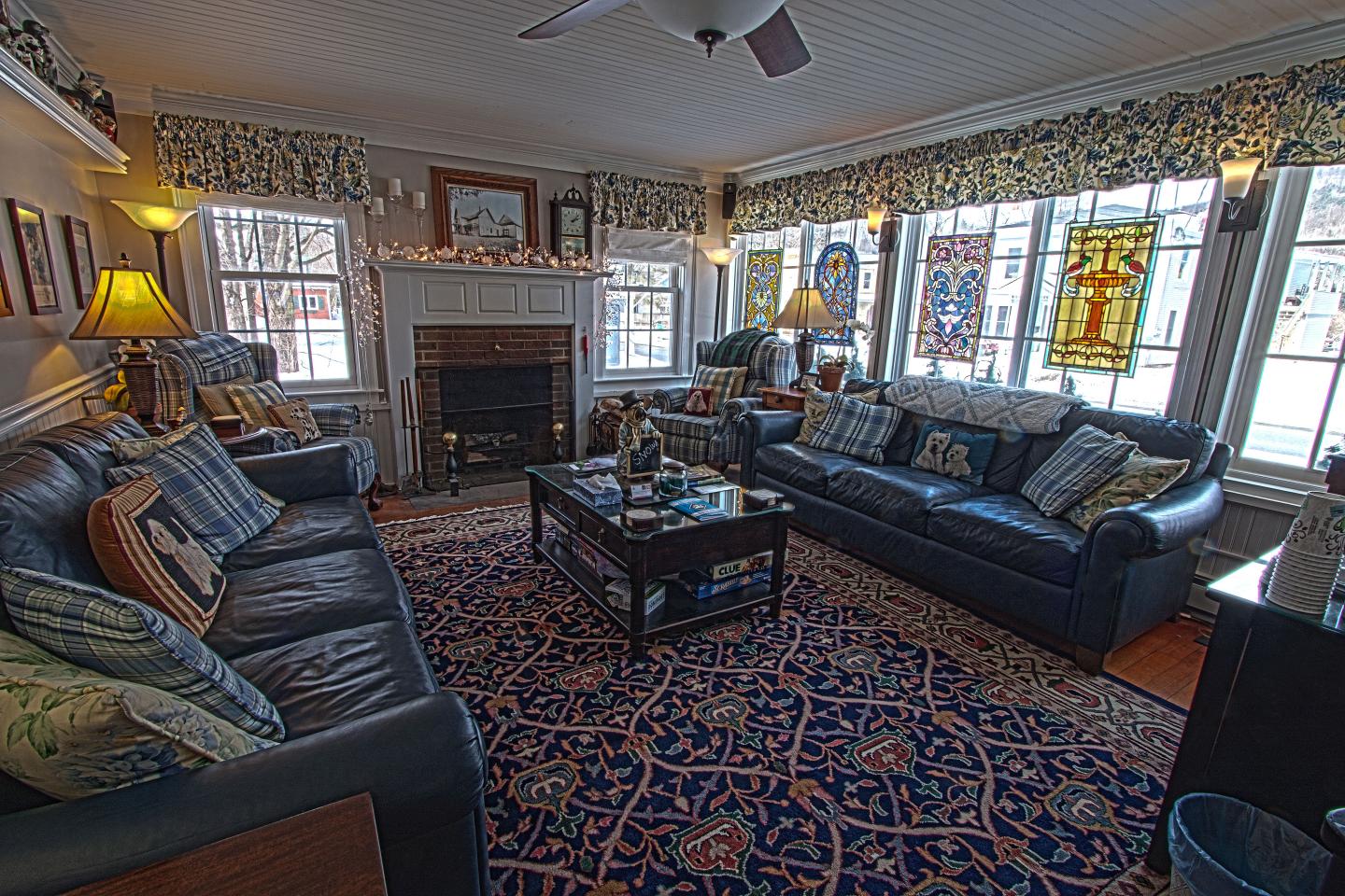 Phineas Swann Bed & Breakfast Inn - Fireplace Room
