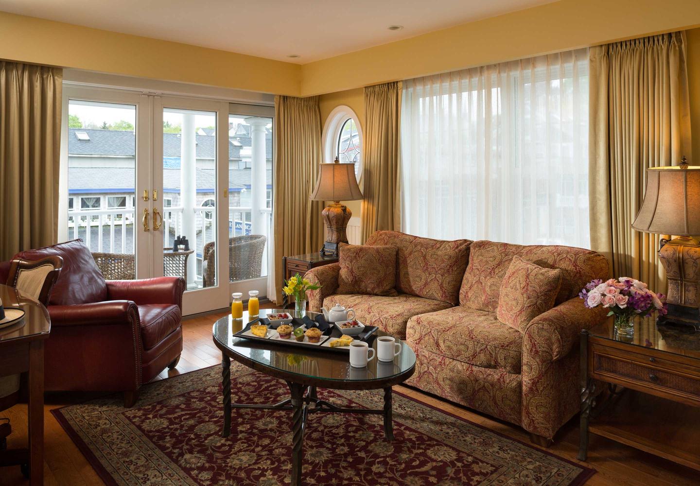 Waterview Suite Livingroom