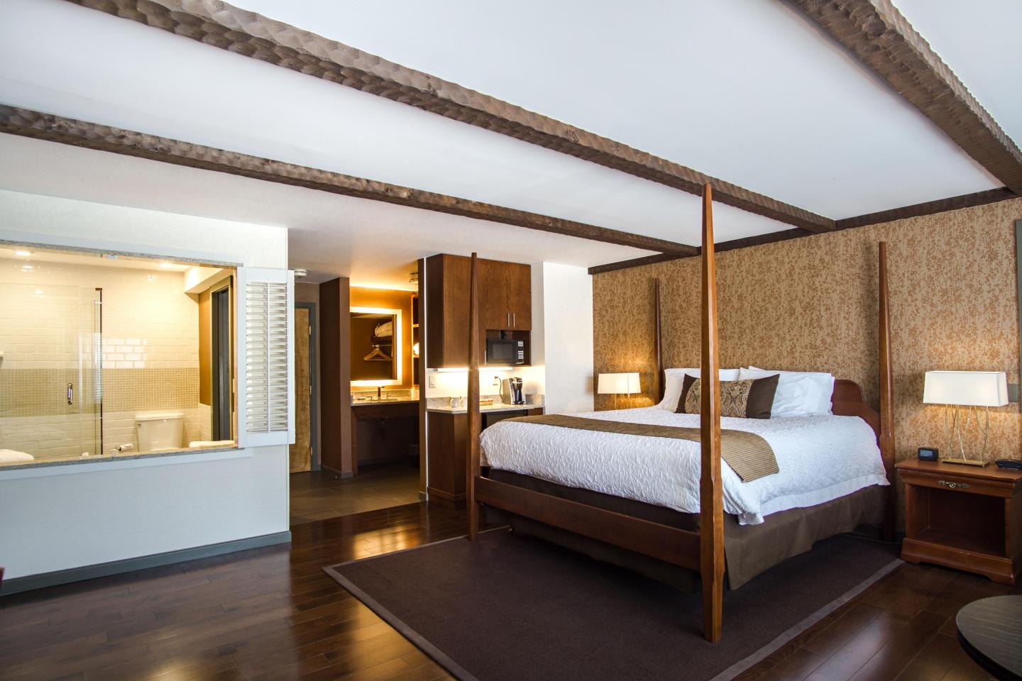 Yankee Inn - Guest Room