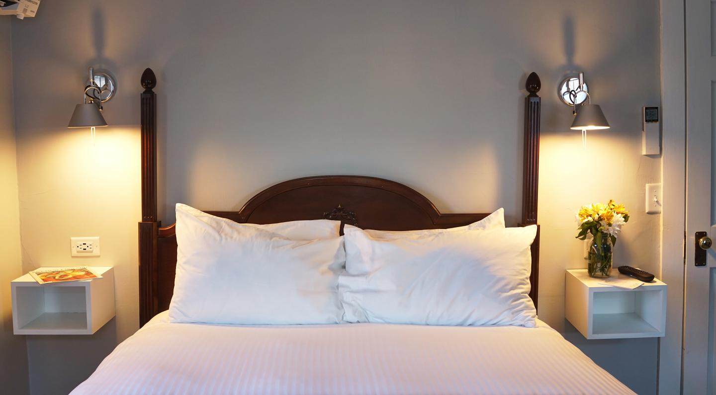 Oceanfront Guestroom Details