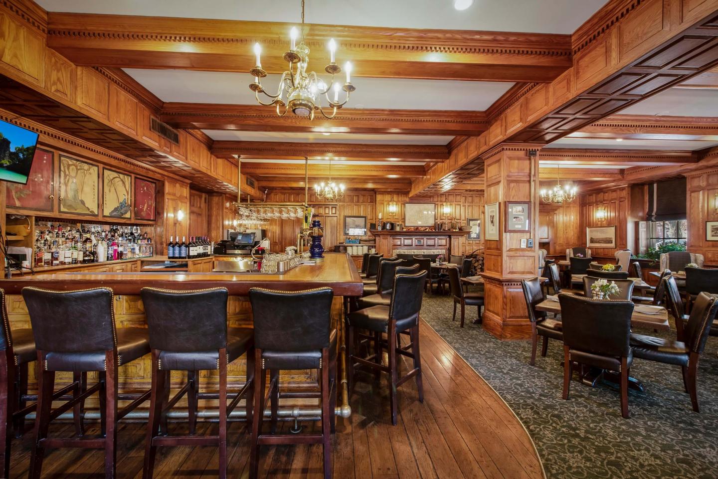 Tavern Bar