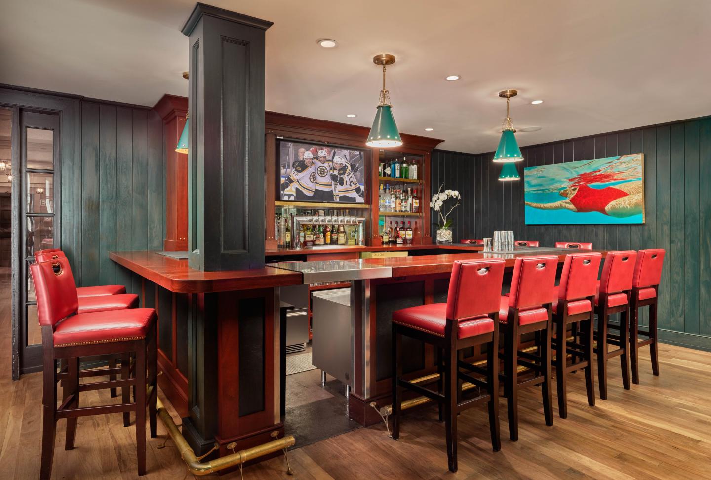 Bar at Harbor View Hotel 