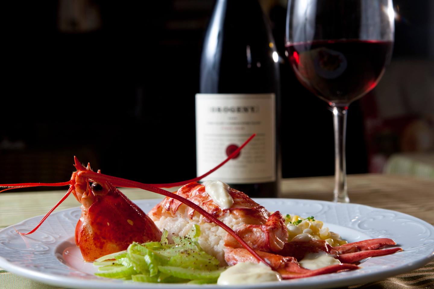 Coastal Dining at Hartstone Inn