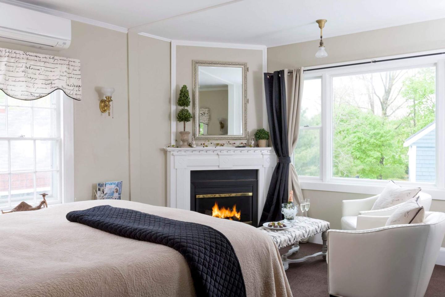 Hartstone Inn & Hideaway Guest Room