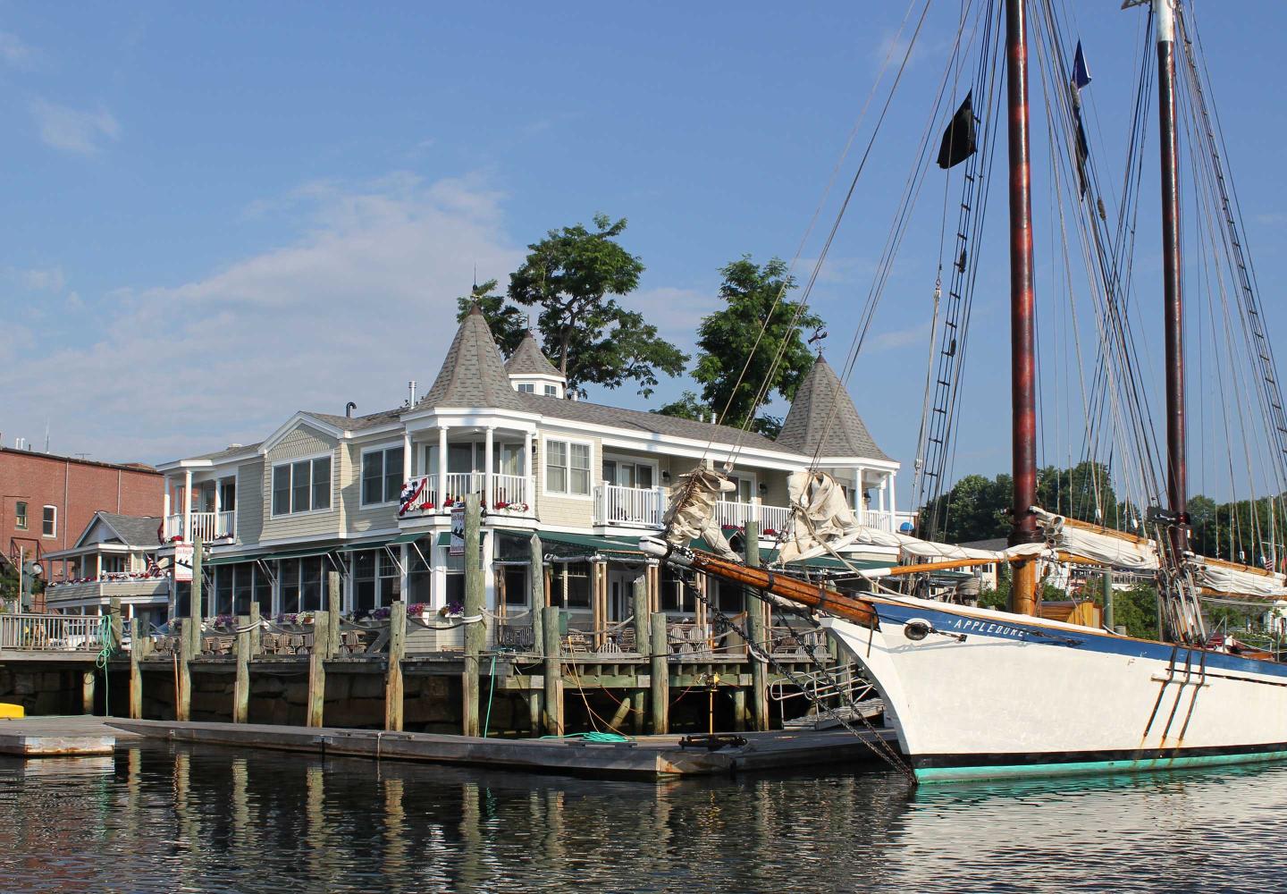 Grand Harbor Inn Hero