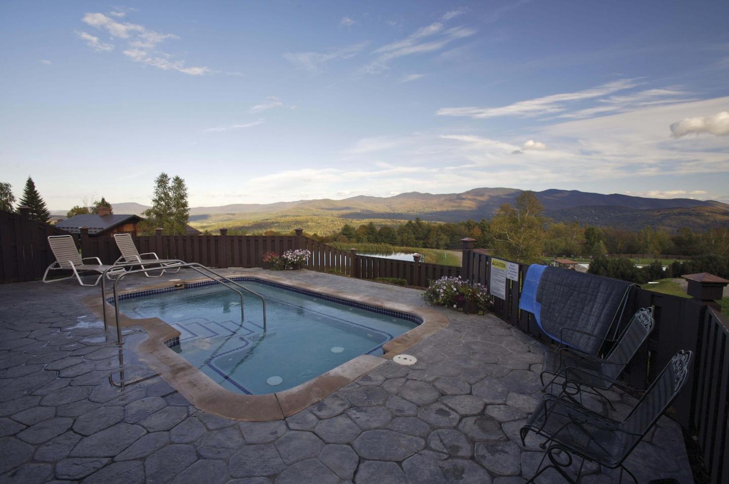Hot tub overlooking mountains