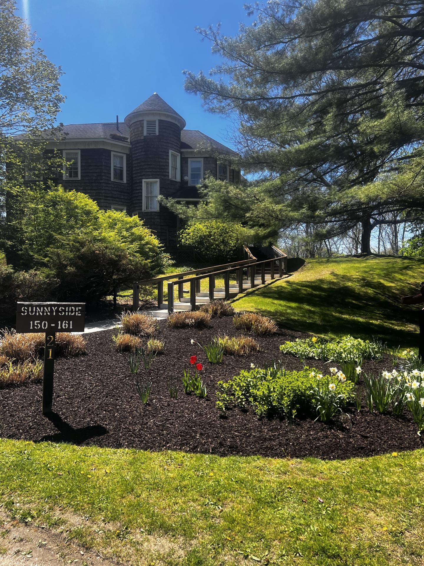 Interlaken Inn- Sunnyside