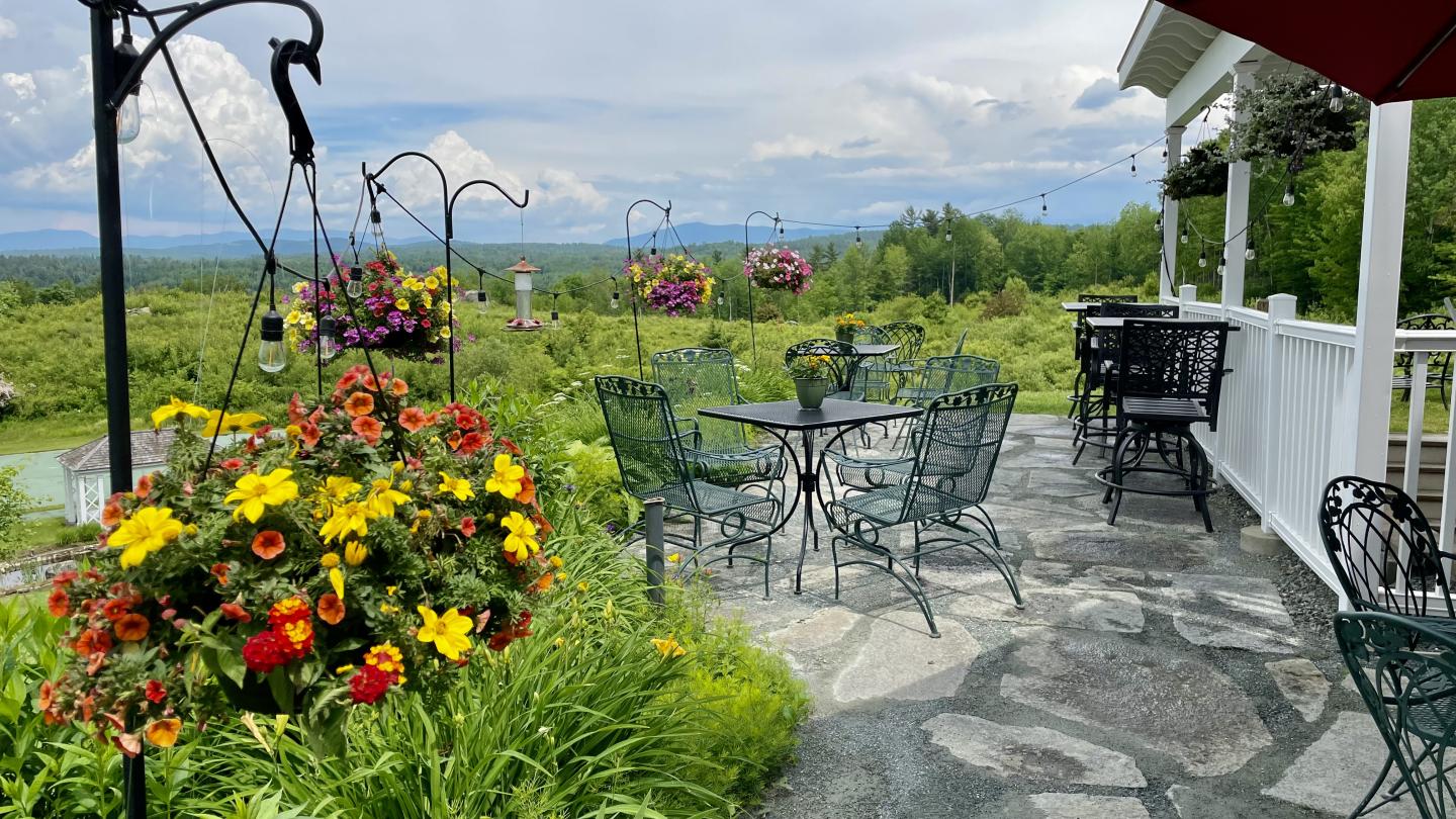 Adair Inn_Summer Patio Image