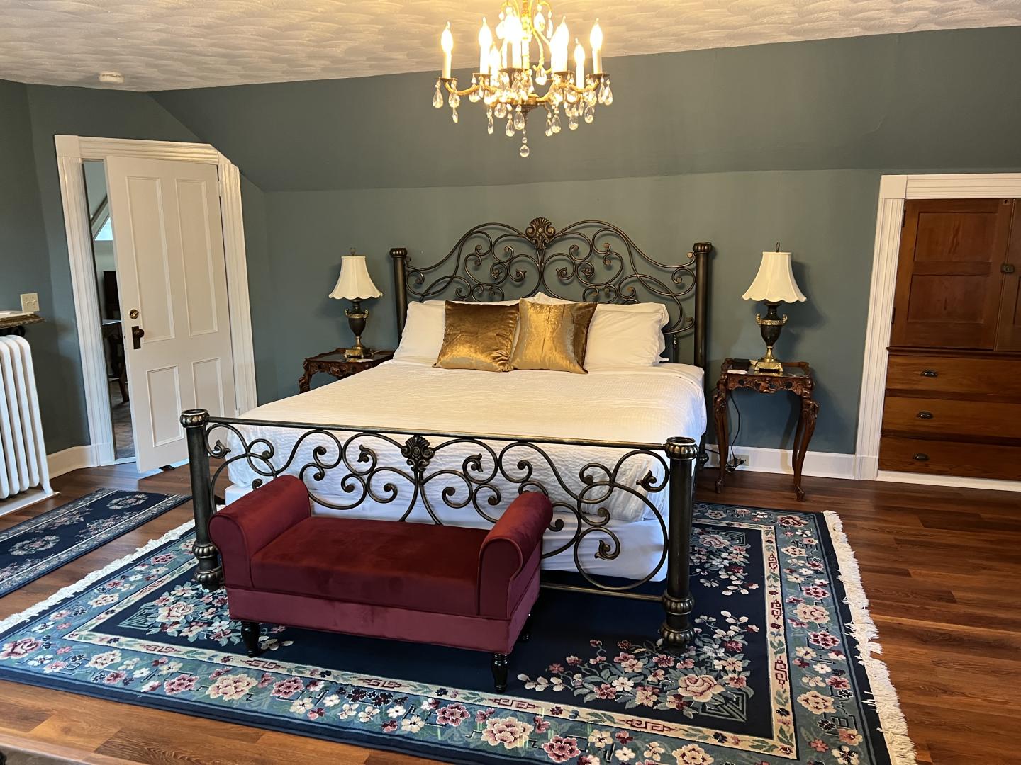 Victorian Room Manor House Inn