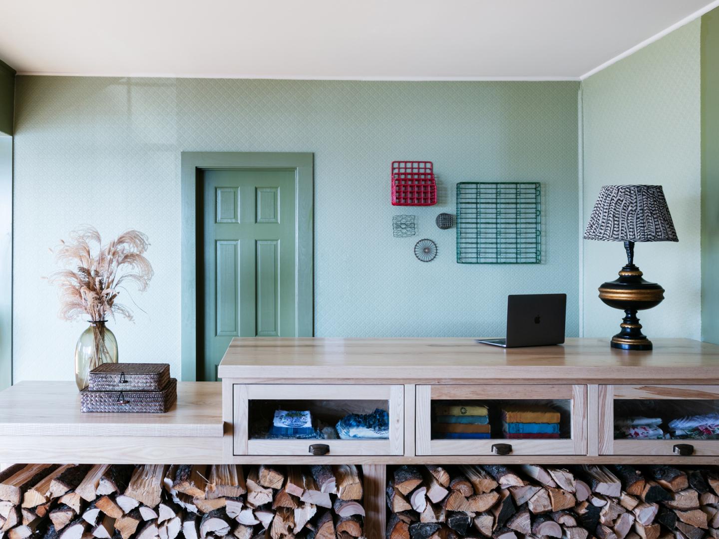 Front desk at Bluebird Ocean Point Inn