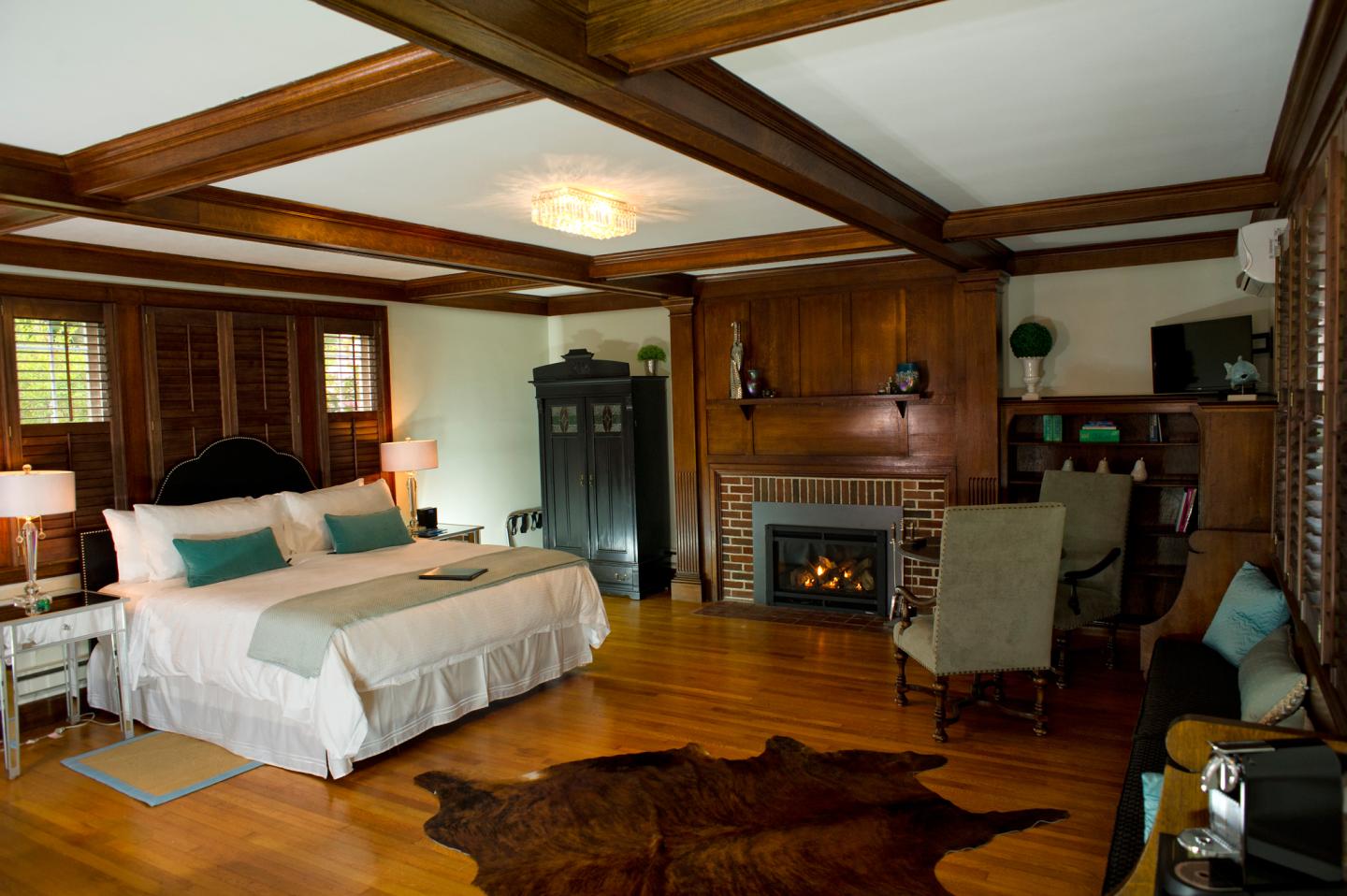 Luxury Grand Room at the Nobncoket Boutique Inn on Martha's Vineyard